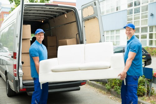 Moving truck with storage facilities in Islington