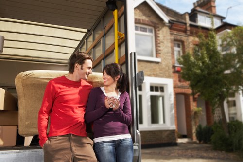 Variety of moving truck sizes available in Islington